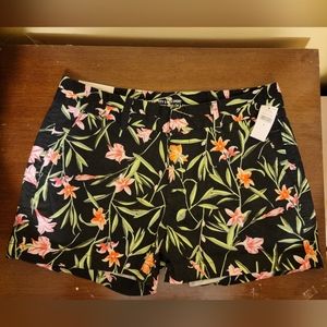 Womens Gap Khaki Short Shorts City 3 Inch Black Floral Size 2 NWT